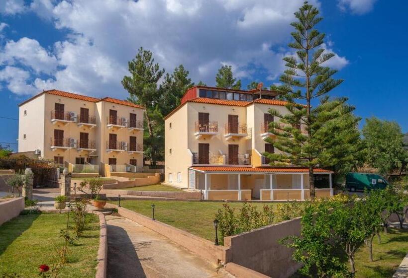 １ベッドルームアパートメント, Karavados Beach