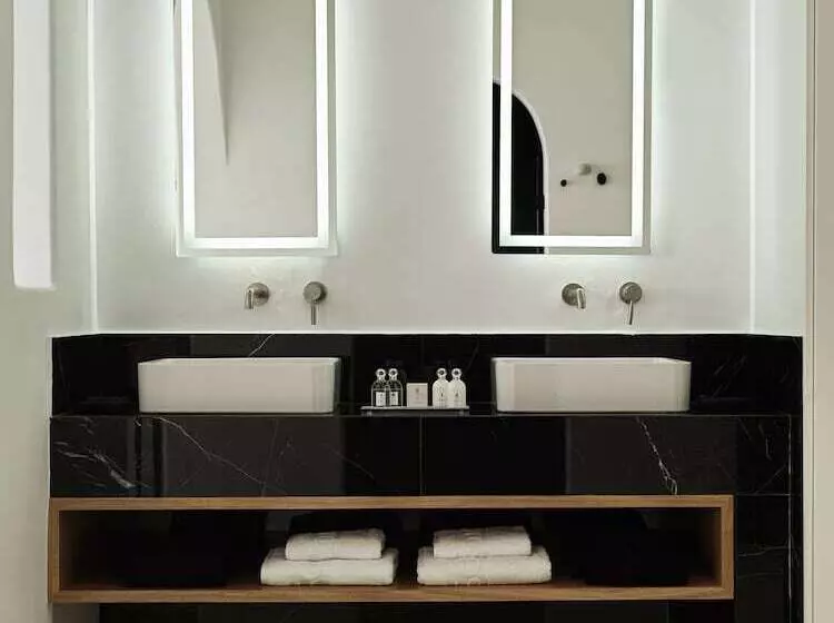 سوییت با چشمانداز دریا, Kouros Hotel & Suites