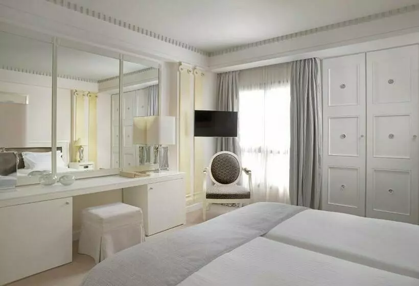 اتاق کلاسیک, Njv Athens Plaza