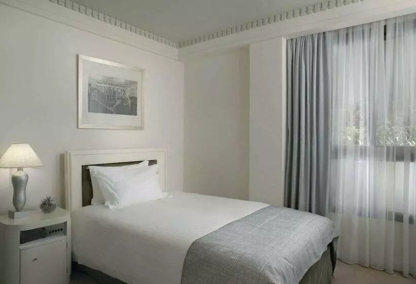 اتاق کلاسیک یک تخته, Njv Athens Plaza