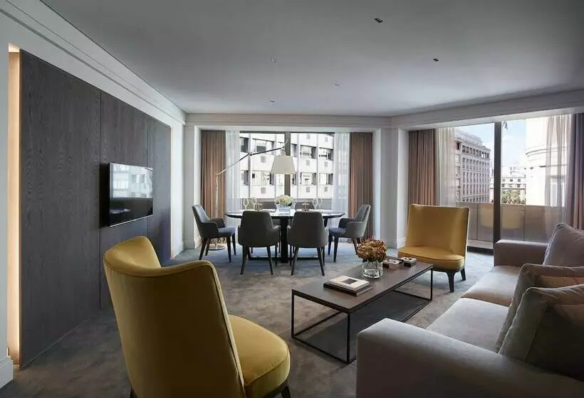 سوییت لوکس, Njv Athens Plaza