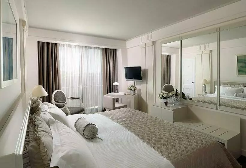 اتاق لوکس با چشم‌انداز, Njv Athens Plaza