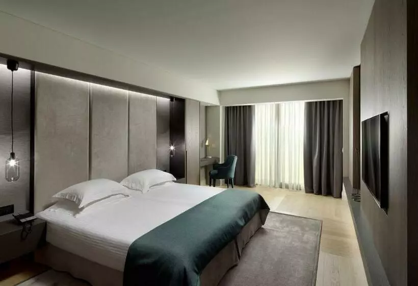 سوئیت پرزیدنت, Njv Athens Plaza