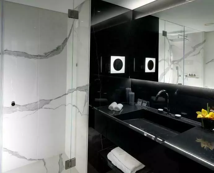 سوئیت پرزیدنت, Njv Athens Plaza