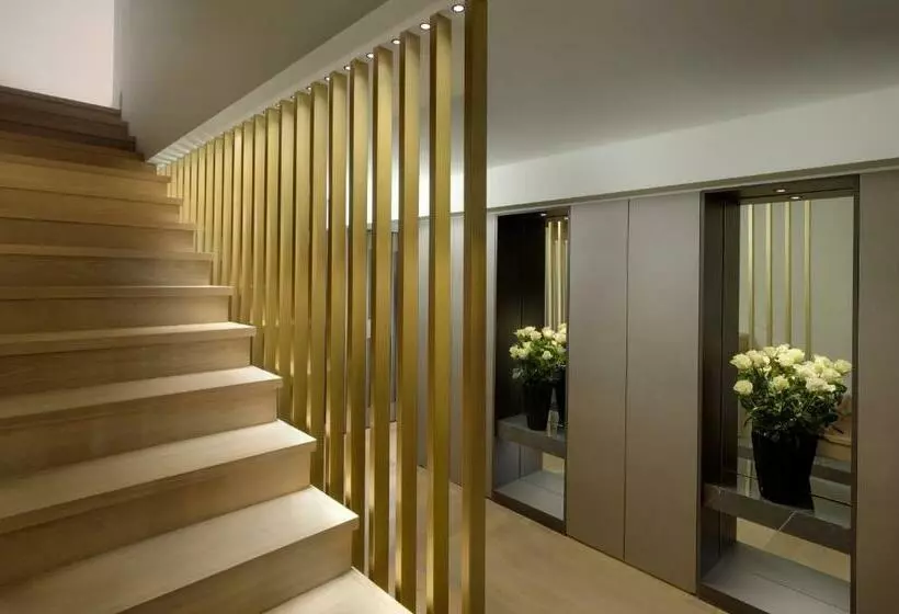 سوئیت پرزیدنت, Njv Athens Plaza