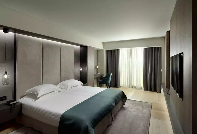 سوئیت پرزیدنت, Njv Athens Plaza