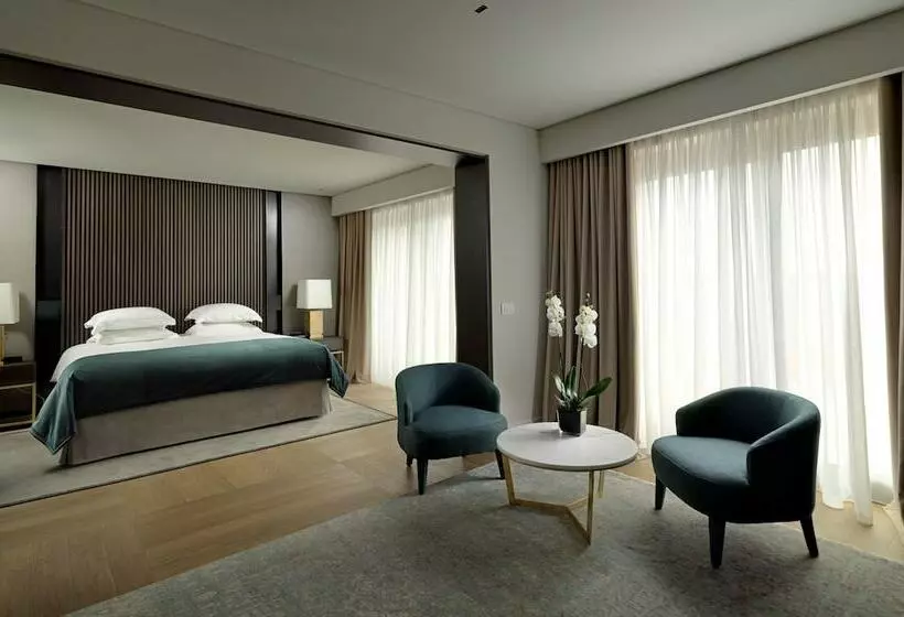 سوئیت پرزیدنت, Njv Athens Plaza