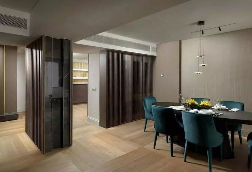 سوئیت پرزیدنت, Njv Athens Plaza