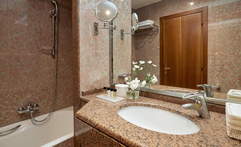 高级大房间, Panorama