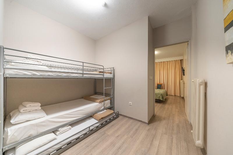 اتاق خانوادگی با تختخواب سفری, Vergina