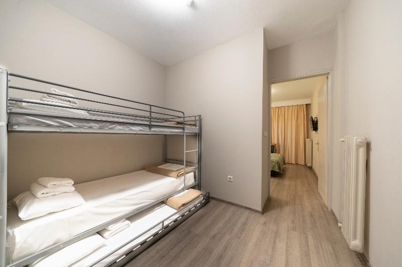 اتاق خانوادگی با تختخواب سفری, Vergina