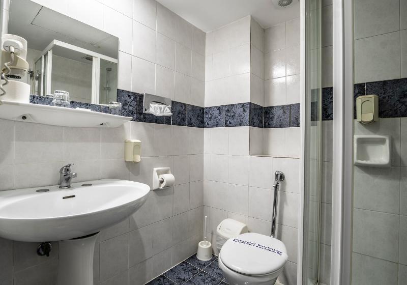 اتاق خانوادگی با تختخواب سفری, Vergina