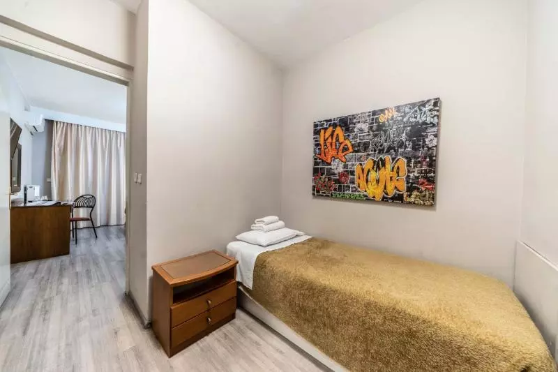 اتاق استاندارد سه نفره, Vergina