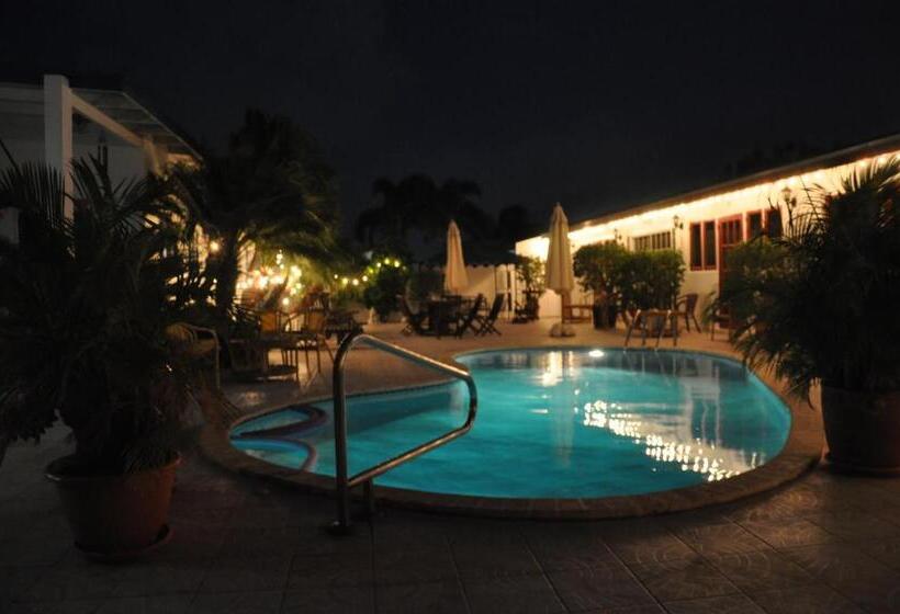 استودیو استاندارد با چشمانداز استخر, Harmony Hotel Hostel