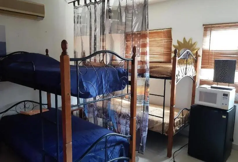 اتاق چهار تخته با دستشویی مشترک, Harmony Hotel Hostel
