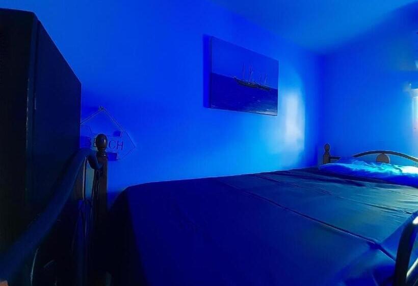 اتاق استاندارد یک تخته با سرویس بهداشتی مشترک, Harmony Hotel Hostel