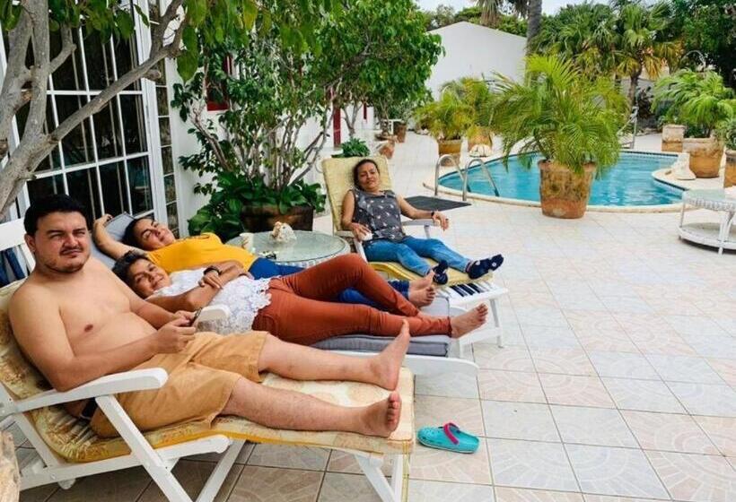 استودیو استاندارد با چشمانداز باغ, Harmony Hotel Hostel