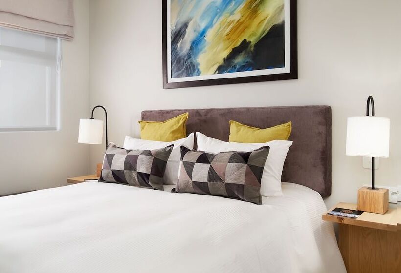 חדר בסיסי, Regency Apartment