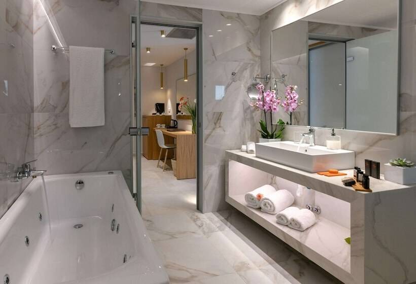 デラックススイート, High Beach White  Adults Only