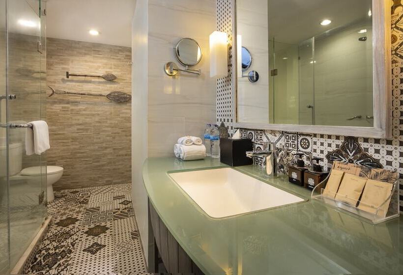 חדר דלוקס עם מרפסת טרסה, Away Bali Legian Camakila Resort