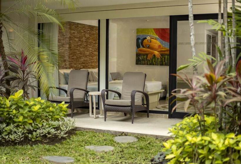 اتاق لوکس با تراس, Away Bali Legian Camakila Resort