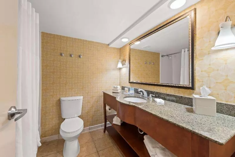 اتاق خانوادگی, Galway Bay Hotel Conference & Leisure Centre