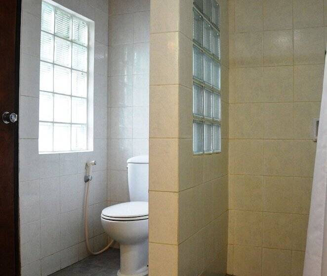 بنجلو قياسى مطلّ علي الحديقة, Merumatta Senggigi Lombok