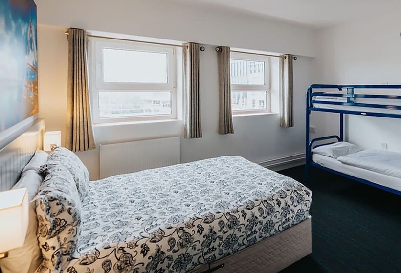 اتاق استاندارد, Kinlay Hostel Eyre Square