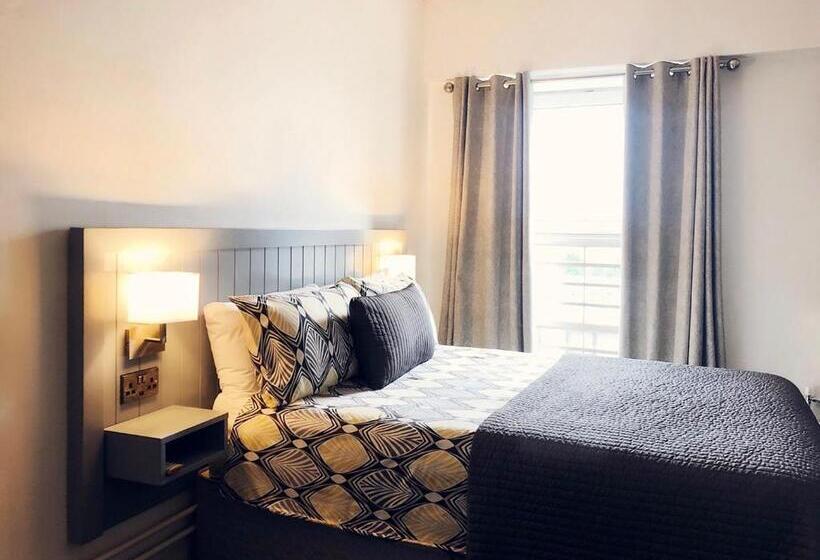 اتاق استاندارد, Kinlay Hostel Eyre Square