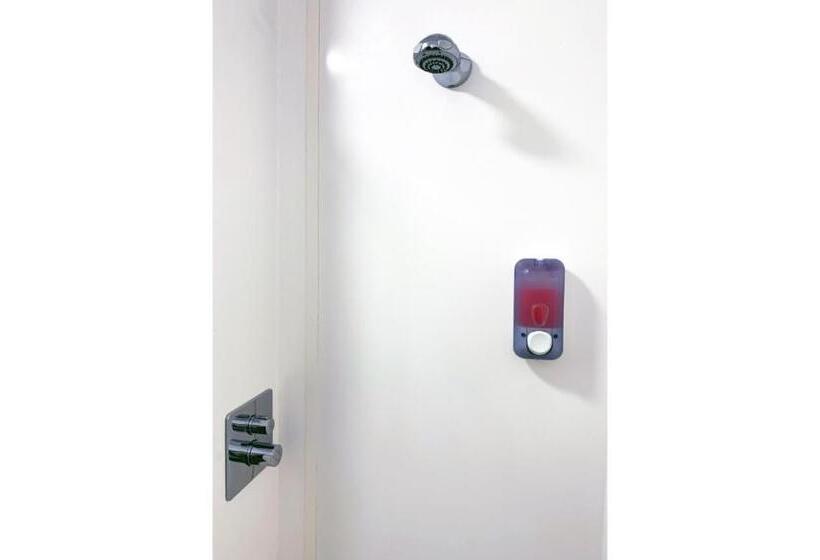 اتاق خانوادگی, Kinlay Hostel Eyre Square