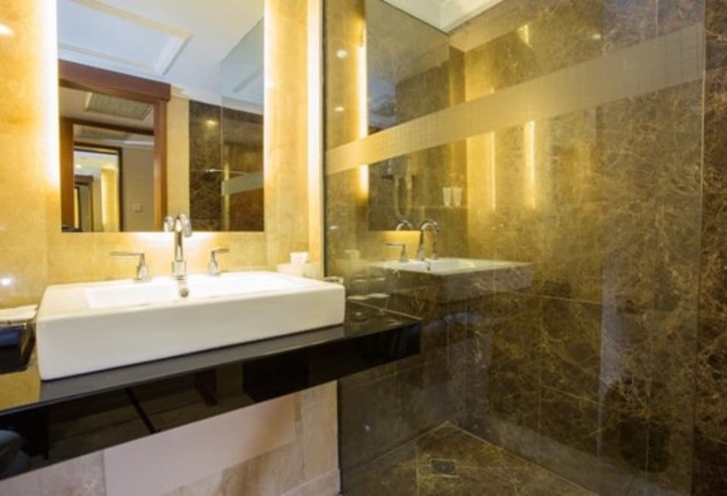 غرفة بيزنس, Le Grandeur Balikpapan