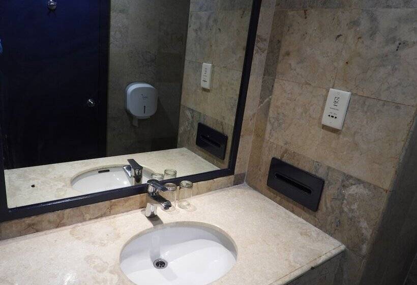 Номер Deluxe, Maxwell Hotel Jakarta