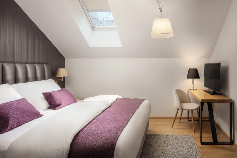 اتاق خانوادگی, Ramee Guestline Tirupati