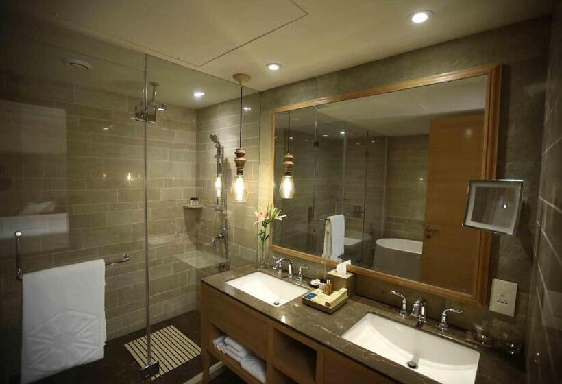 Deluxe Suite King Bed, Taj Fisherman’s Cove Resort & Spa, Chennai