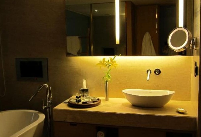 اتاق لوکس با چشم‌انداز باغ, Taj Fisherman’s Cove Resort & Spa, Chennai