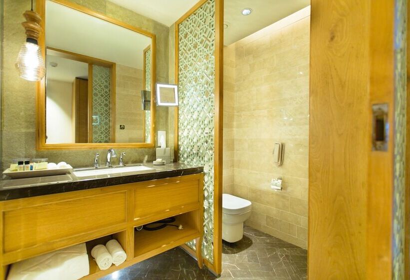 Номер Superior, Taj Fisherman’s Cove Resort & Spa, Chennai