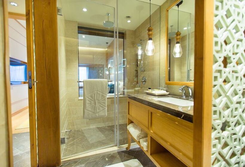 Номер Superior, Taj Fisherman’s Cove Resort & Spa, Chennai