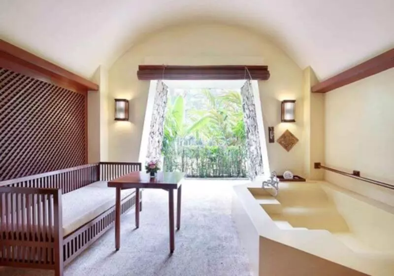 Quarto Deluxe Cama King, Novotel Bogor Golf Resort