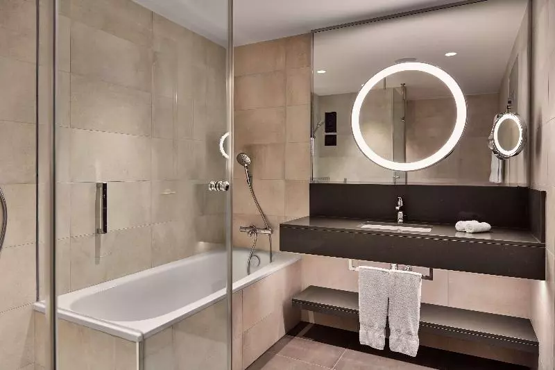 Quarto Superior Cama King, Novotel Bogor Golf Resort