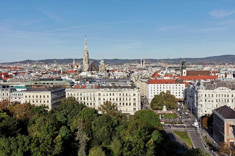 디럭스 룸 킹사이즈 침대, Novotel Bogor Golf Resort