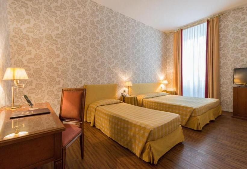 デラックストリプルルーム, Albergo Alla Posta