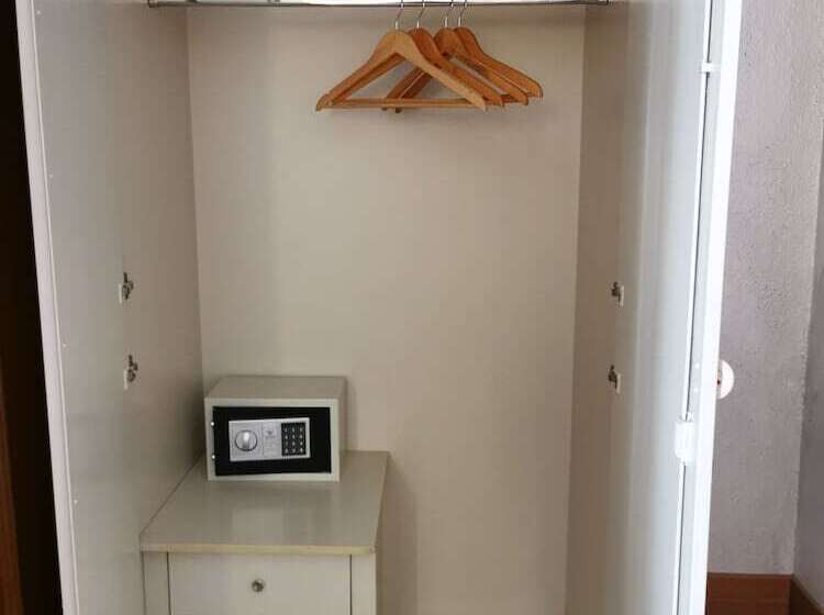 Standard Szoba, New Alexander