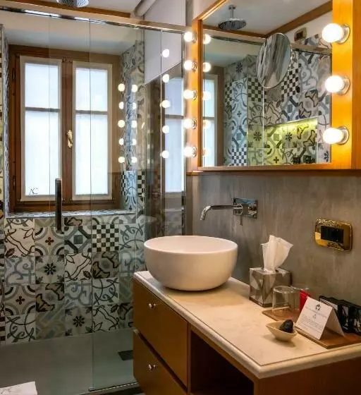 اتاق استاندارد, Ambra Cortina Luxury&fashion