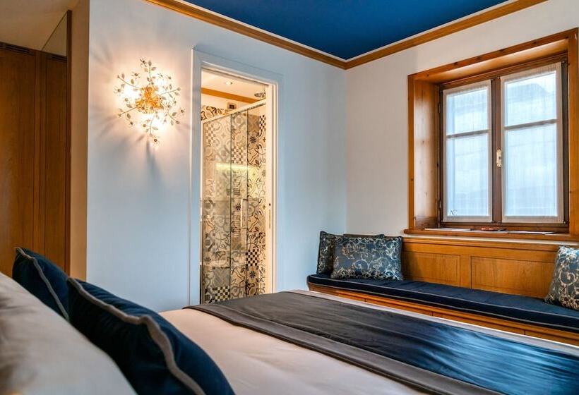 Номер Стандарт, Ambra Cortina Luxury&fashion