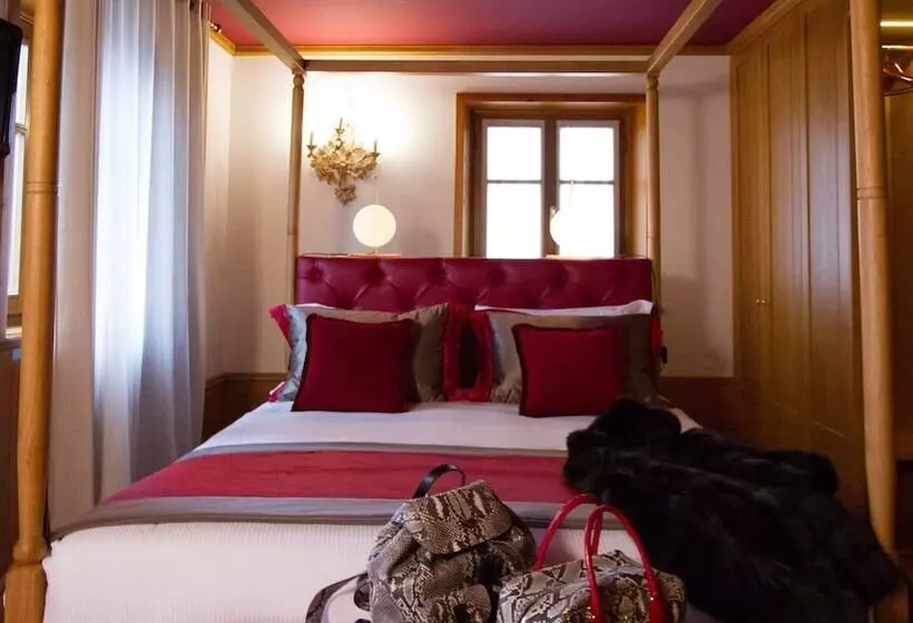 اتاق سوپریور, Ambra Cortina Luxury&fashion