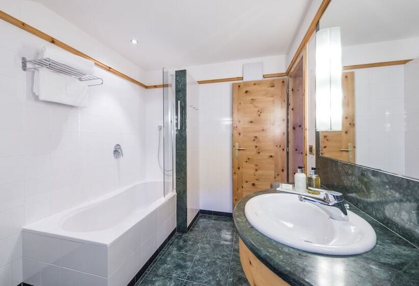 스탠다드 룸, Angelo Engel