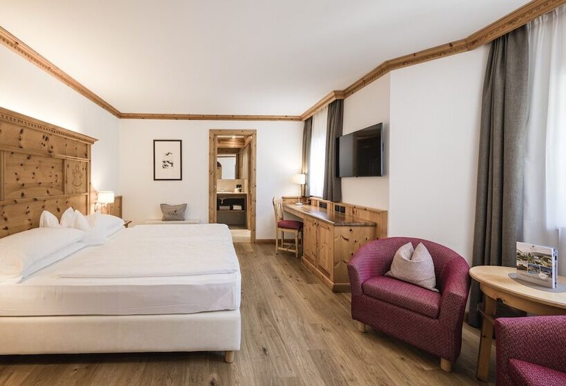 컴포트 룸, Angelo Engel