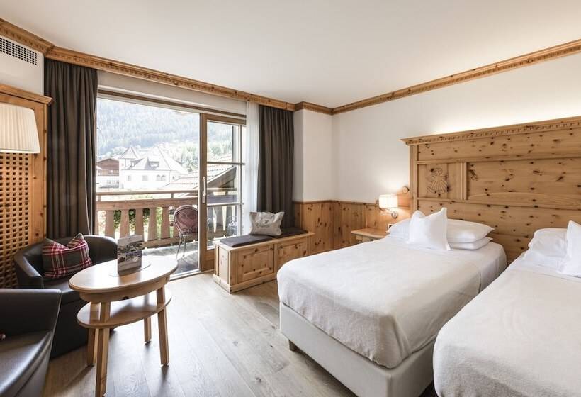 수피리어 룸, Angelo Engel