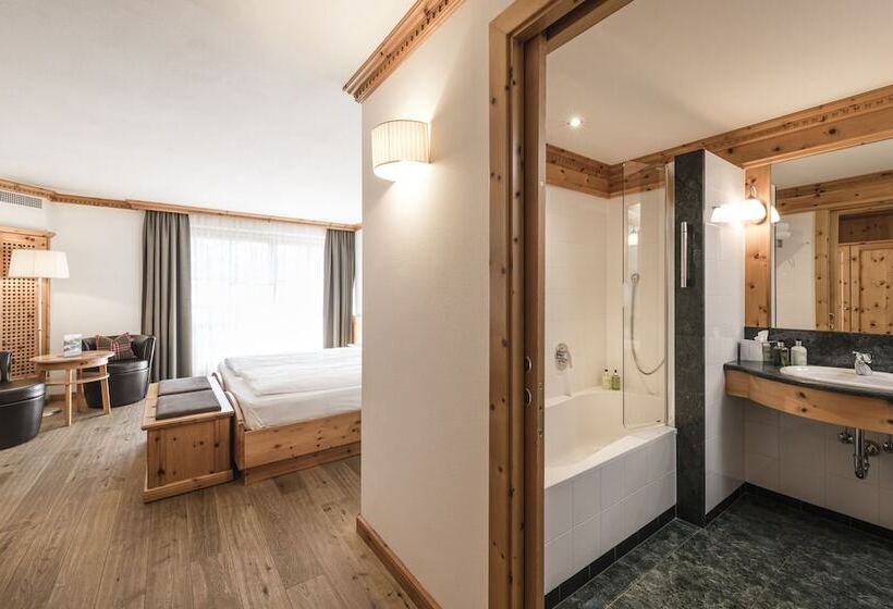 수피리어 룸, Angelo Engel