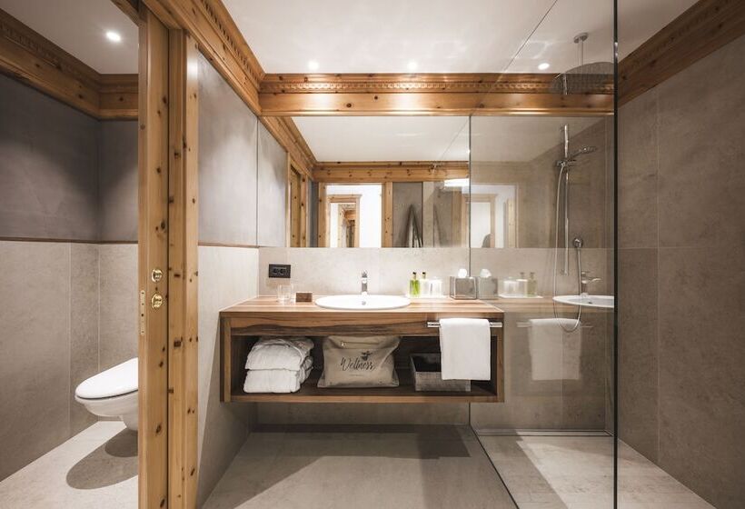 수피리어 룸, Angelo Engel